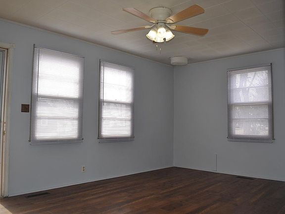 2nd image of 514 N Outer Dr