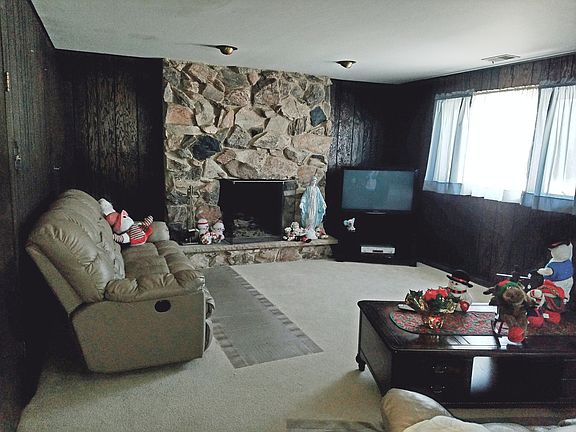5th image of 14132 Somerset Ct