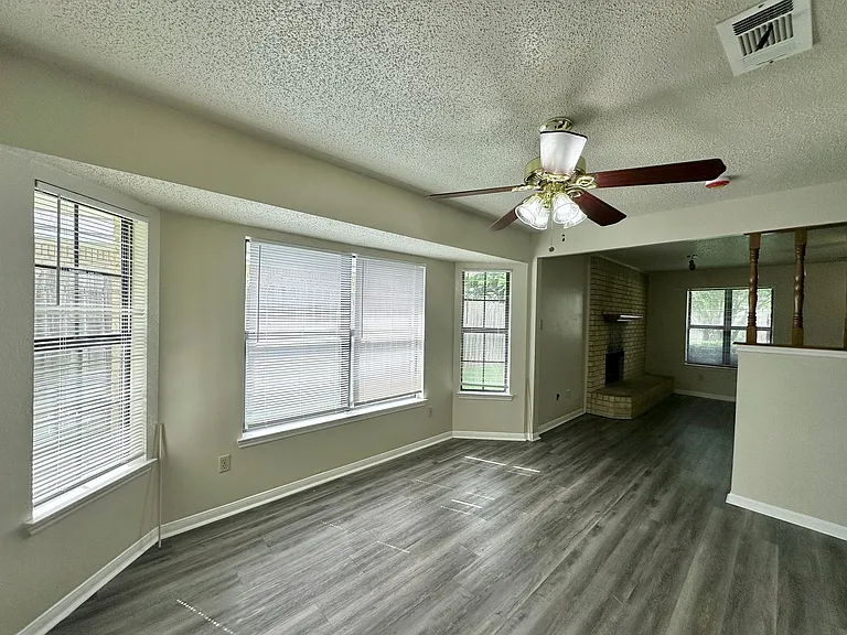 109 S Brook Dr — Photo 14
