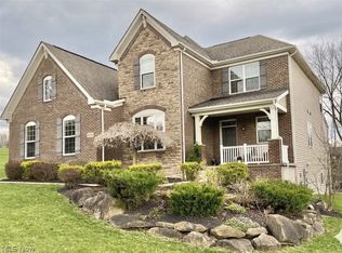 9313 W Hampton Dr, North Royalton, OH 44133
