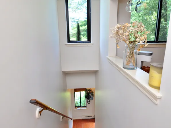 30 Simsbury Lndg Unit 30, Simsbury, CT 06070