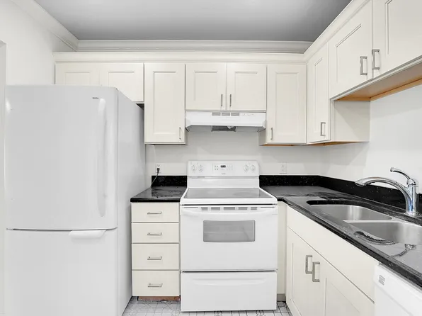 200 Waterway Drive S #105, Lantana, FL 33462