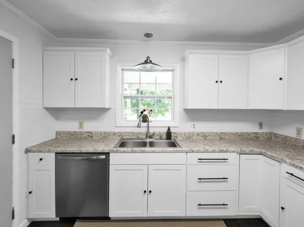 3979 Three Island Rd, Walling, TN 38587