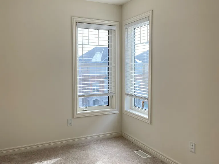 3949 Tufgar Cres — Photo 18