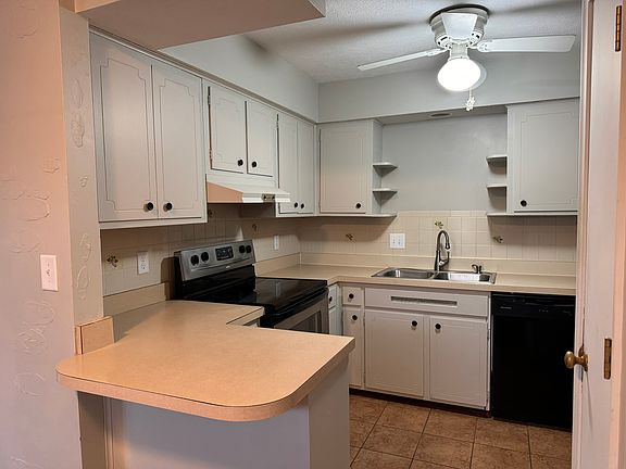 5th image of 2404 Eggleston Ct APT C