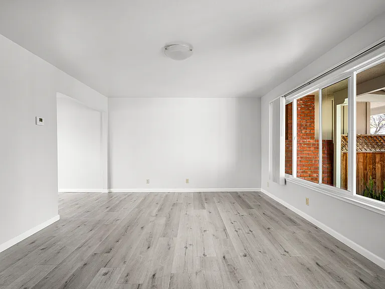 661 Harvard Ave #1 — Photo 4