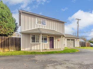1110 SW Bridge St, Grants Pass, OR 97526