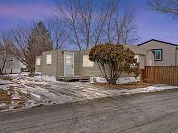 6724 17th Ave SE #57, Calgary, AB T2A 0W5