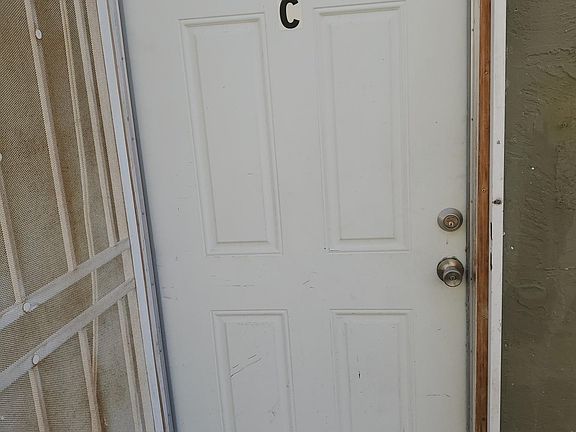 4th image of 230 N Tahquitz Ave #C