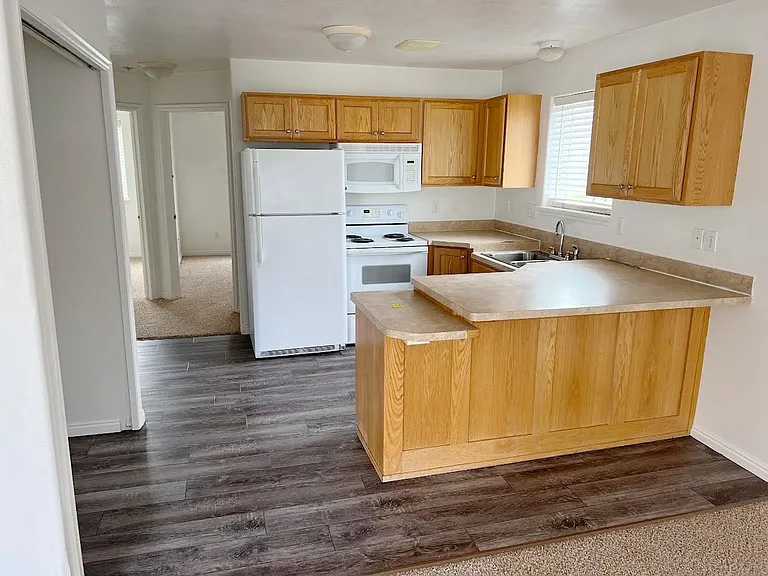 721 20th St #5 — Photo 4