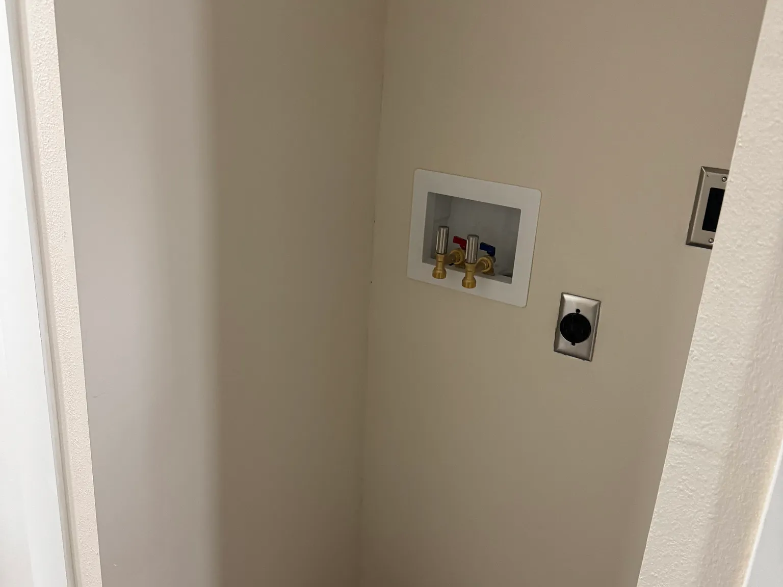 2 bed, $1,400 — Photo 4