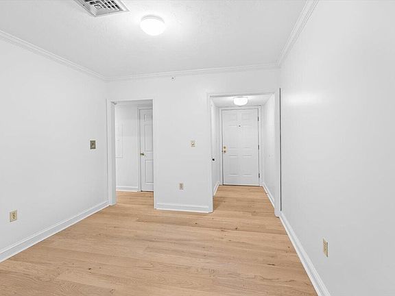 5th image of 3512 Main Street APT 3