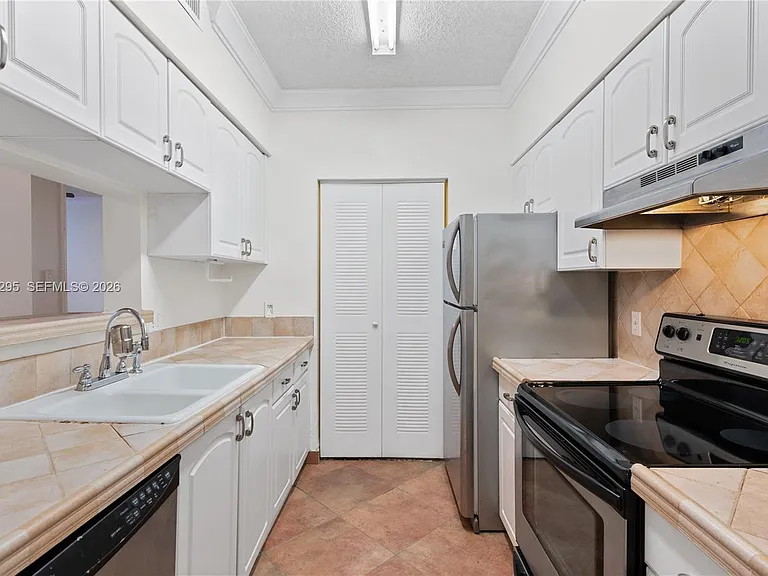 19701 E Country Club Dr #5105 — Photo 4
