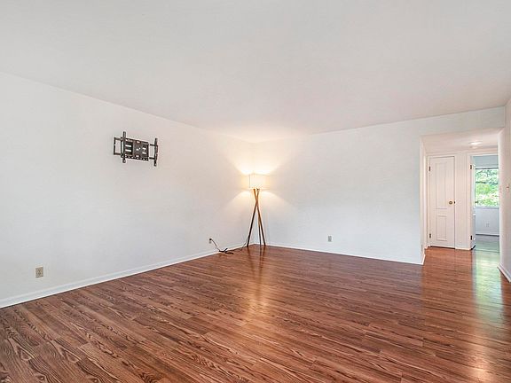 4th image of 1505 Marigold Way APT 310