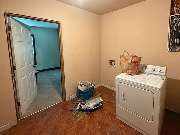 2nd image of 574 E Marshall St