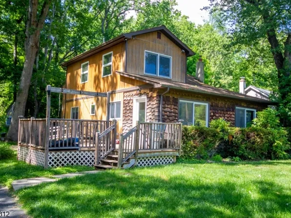 209 Fairview Ave, Hampton Twp., NJ 07860