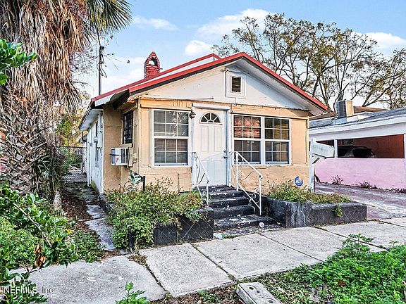 3rd image of 1165 W 24TH Street