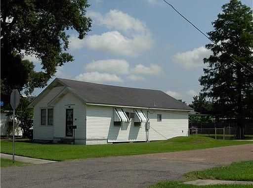 3rd image of 639 Evergreen Dr