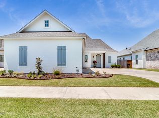 433 Evangeline Trl, Breaux Bridge, LA 70517