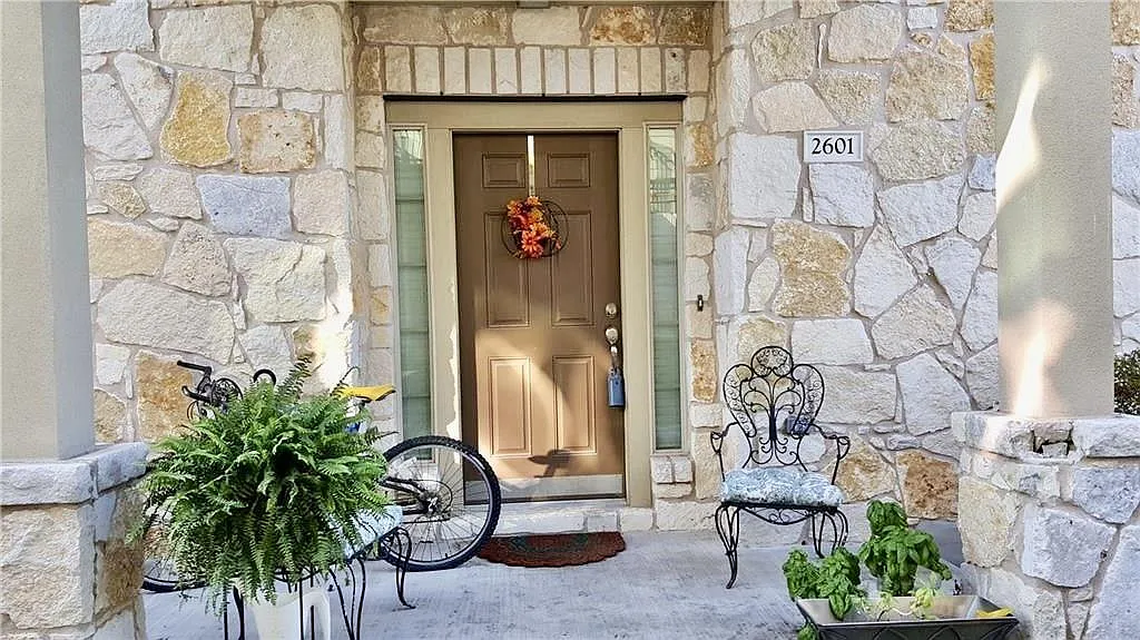 2 bed, 2.0 bath, 1090 sqft, $1,725 — Photo 1
