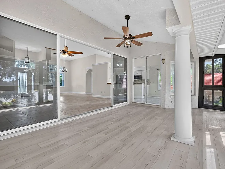 118 W Magnolia Ave — Photo 27