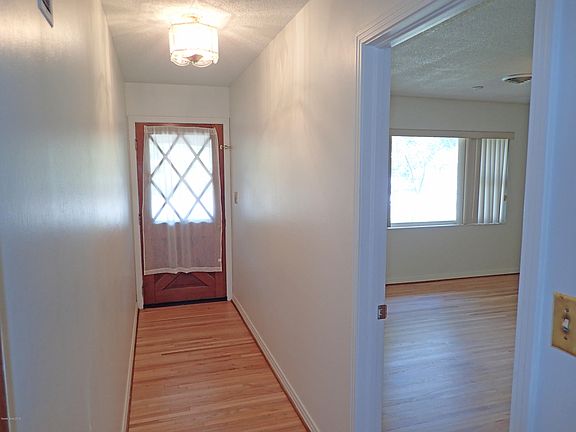 2nd image of 475 Robin Hood Dr