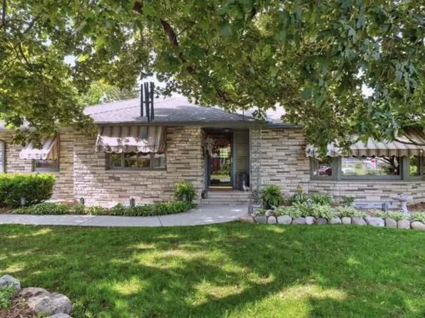 5004 Yvonne Ter, Edina, MN 55436