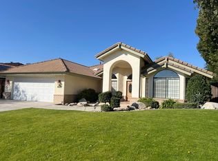 8900 Landover Ln, Bakersfield, CA 93311