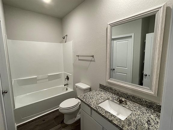 4th image of 14085 Overstreet Dr