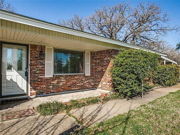 2nd image of 2204 Etta Ln