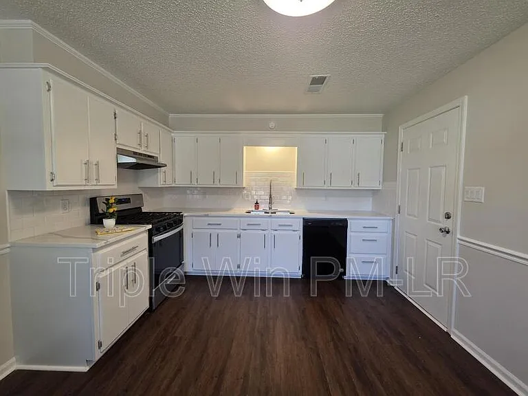113 Northfield Dr — Photo 17