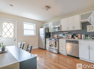 377 Maverick St #2R, Boston, MA 02128
