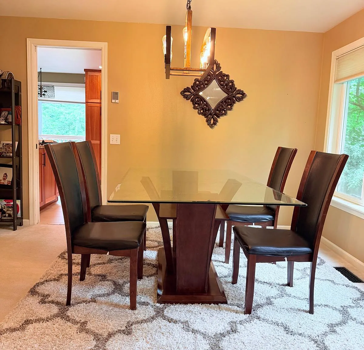 5 bed, 3240 sqft, $9,500 — Photo 2