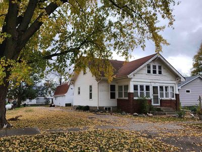 906 South St, Mallard, IA, 50562