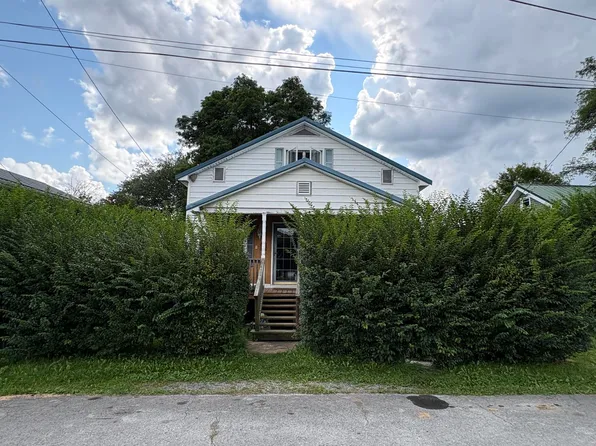 184 5th St, Rainelle, WV 25962