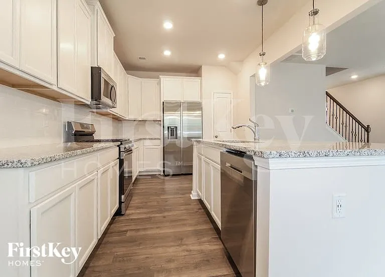 312 Ashborne Ln — Photo 5