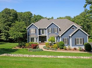 3 Cider Mill Rd, Sandy Hook, CT 06482