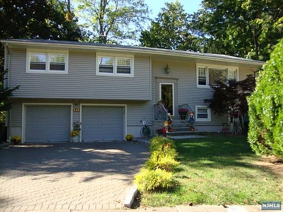 3rd image of 5-46 Brennan Ct