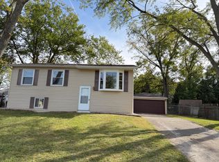 7325 Marshall Pl, Merrillville, IN 46410