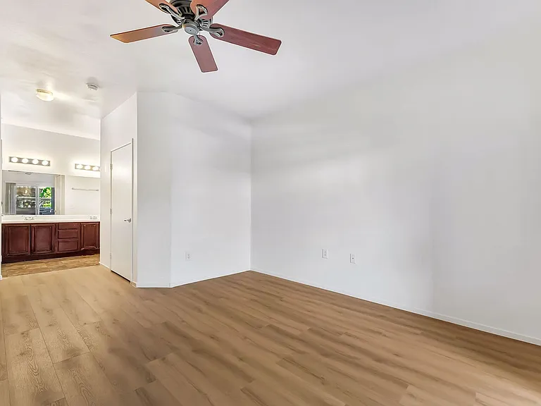 10245 S Maryland Pkwy #176 — Photo 20