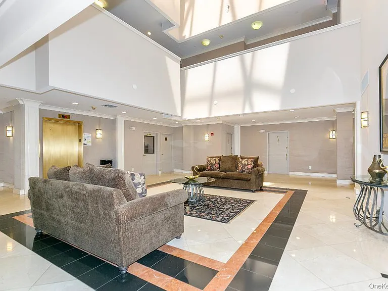 1 Portico Ct #107 — Photo 4
