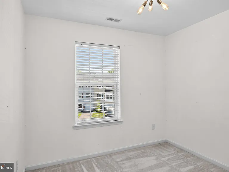 8 Iron Gate Rd — Photo 25