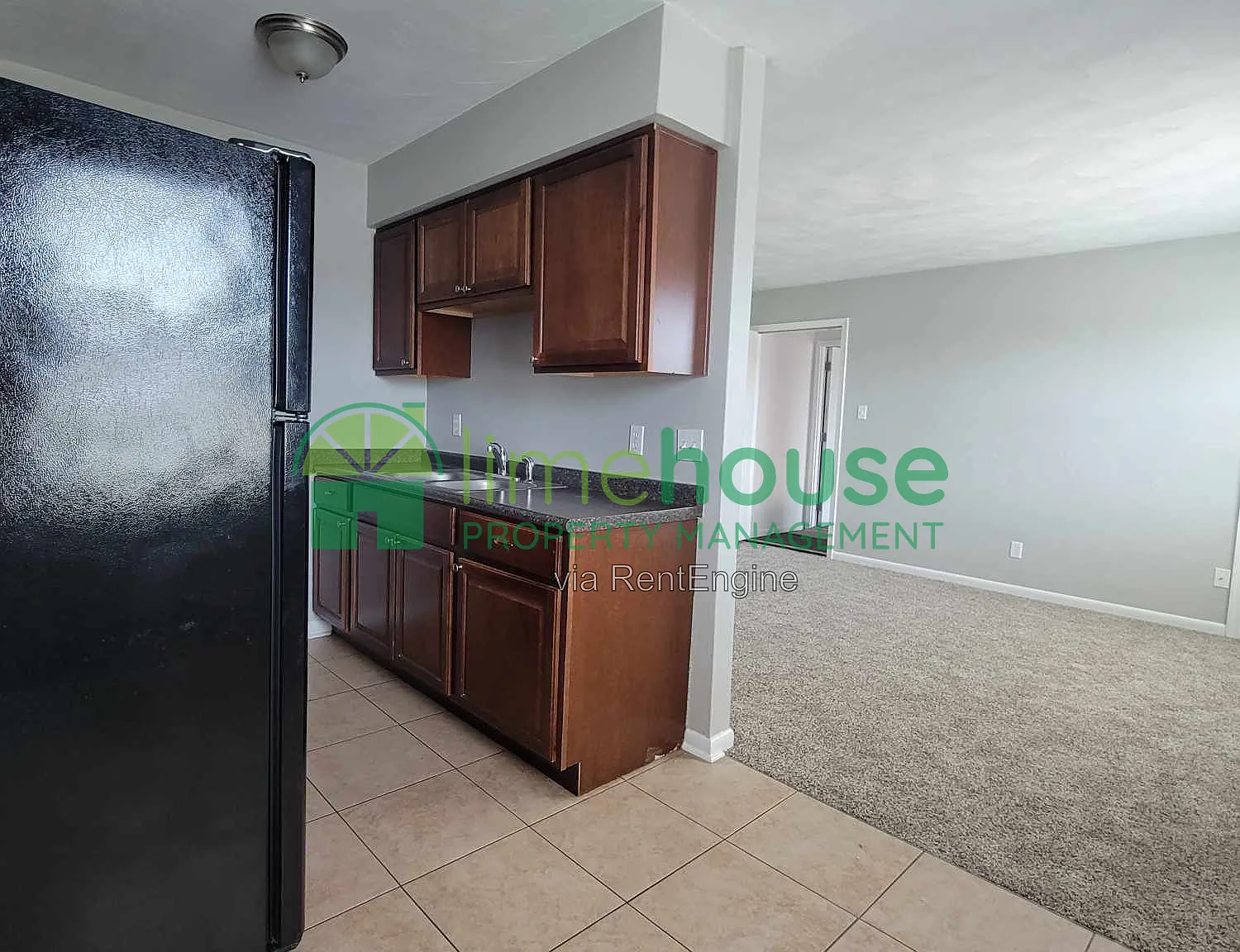 2 bed, 1.0 bath, 701 sqft, $1,200 — Photo 2