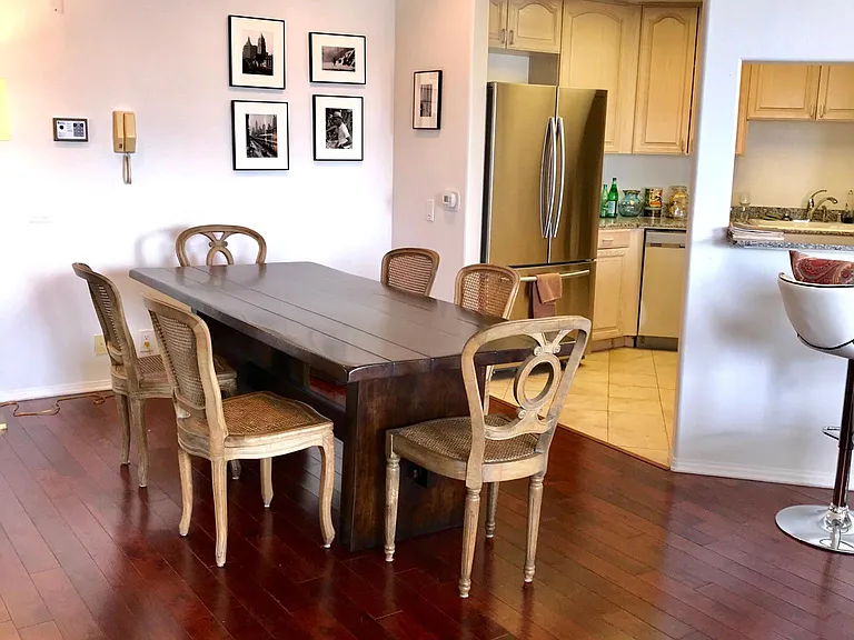 8349 Blackburn Ave #302 — Photo 97