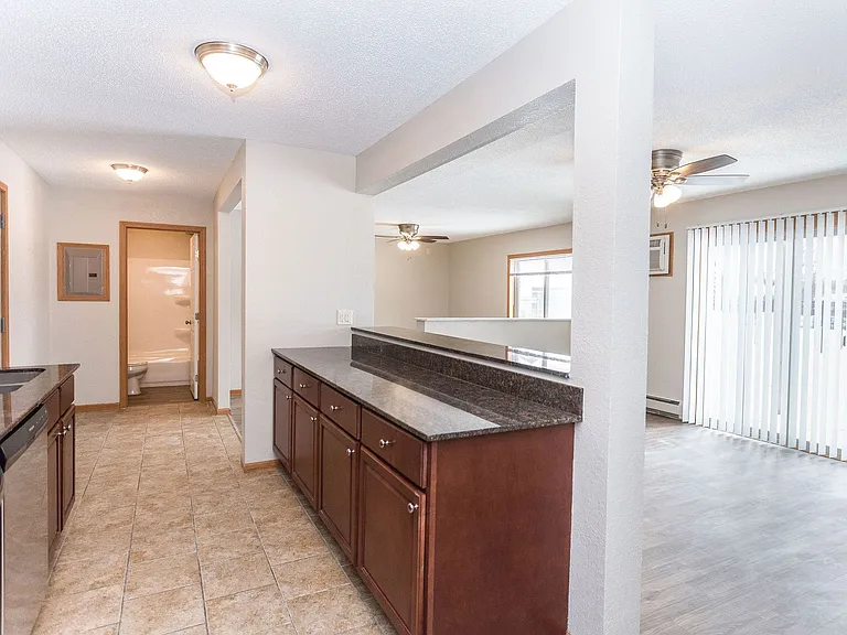 River Ridge Apartments — Photo 12