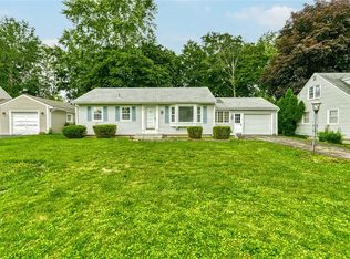 95 Sierra Dr, Rochester, NY 14616