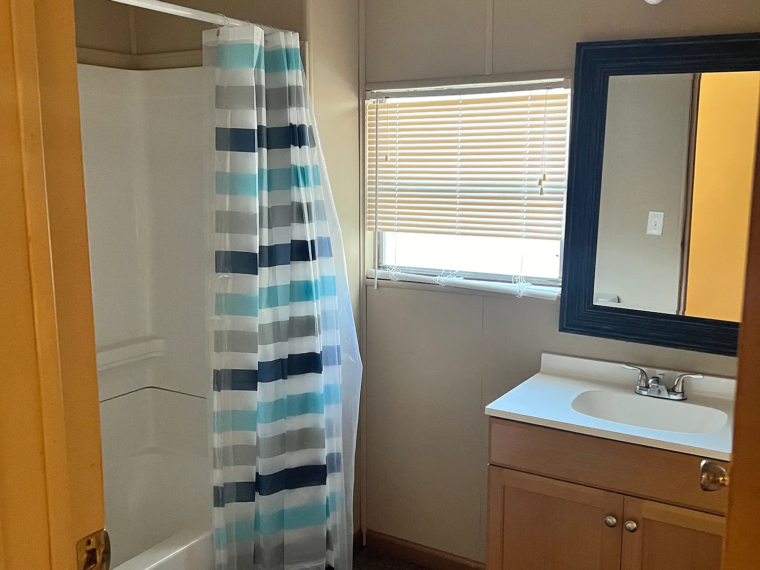 3 bed, 1000 sqft, $700 — Photo 4