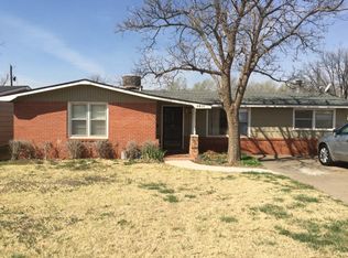 1611 Utica St, Plainview, TX 79072