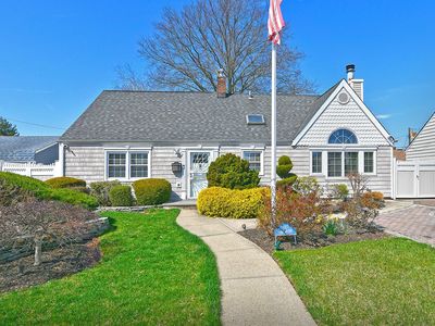 65 Meadow Lane, Levittown, NY, 11756