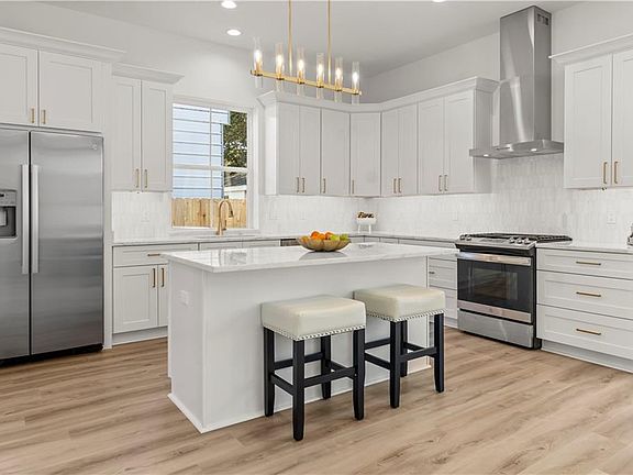 5th image of 3504 49th St